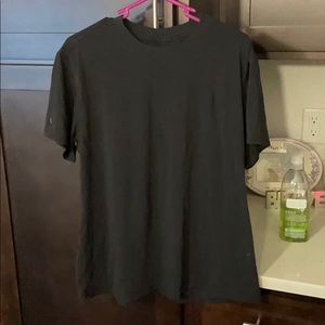 Lululemon boyfriend T size 8